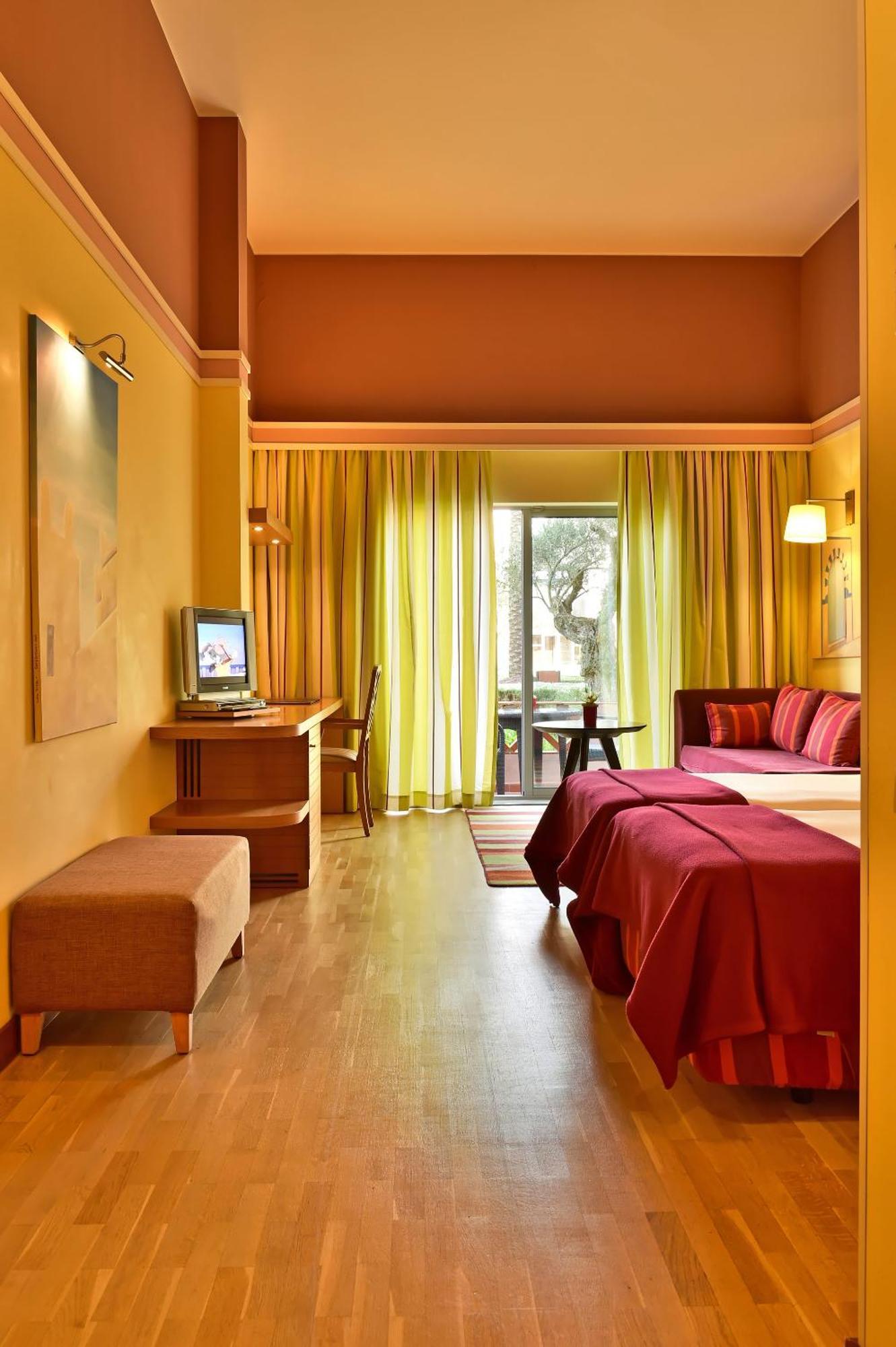 Superior Double or Twin Room Garden View
