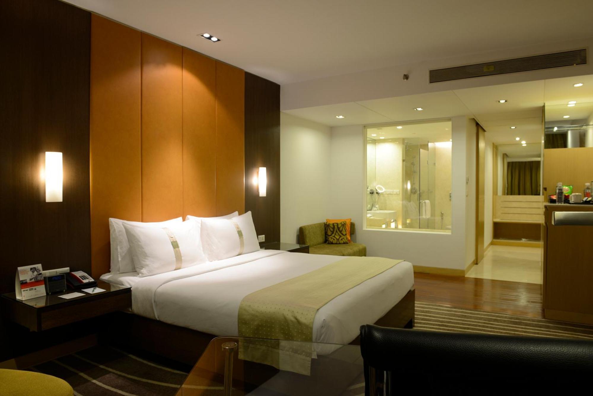 Standard King Room on Laundry Dining Spa Airport Transfers Happy Hour at 72 Bar buy 1 1 on select beverages from 7pm 9 PM