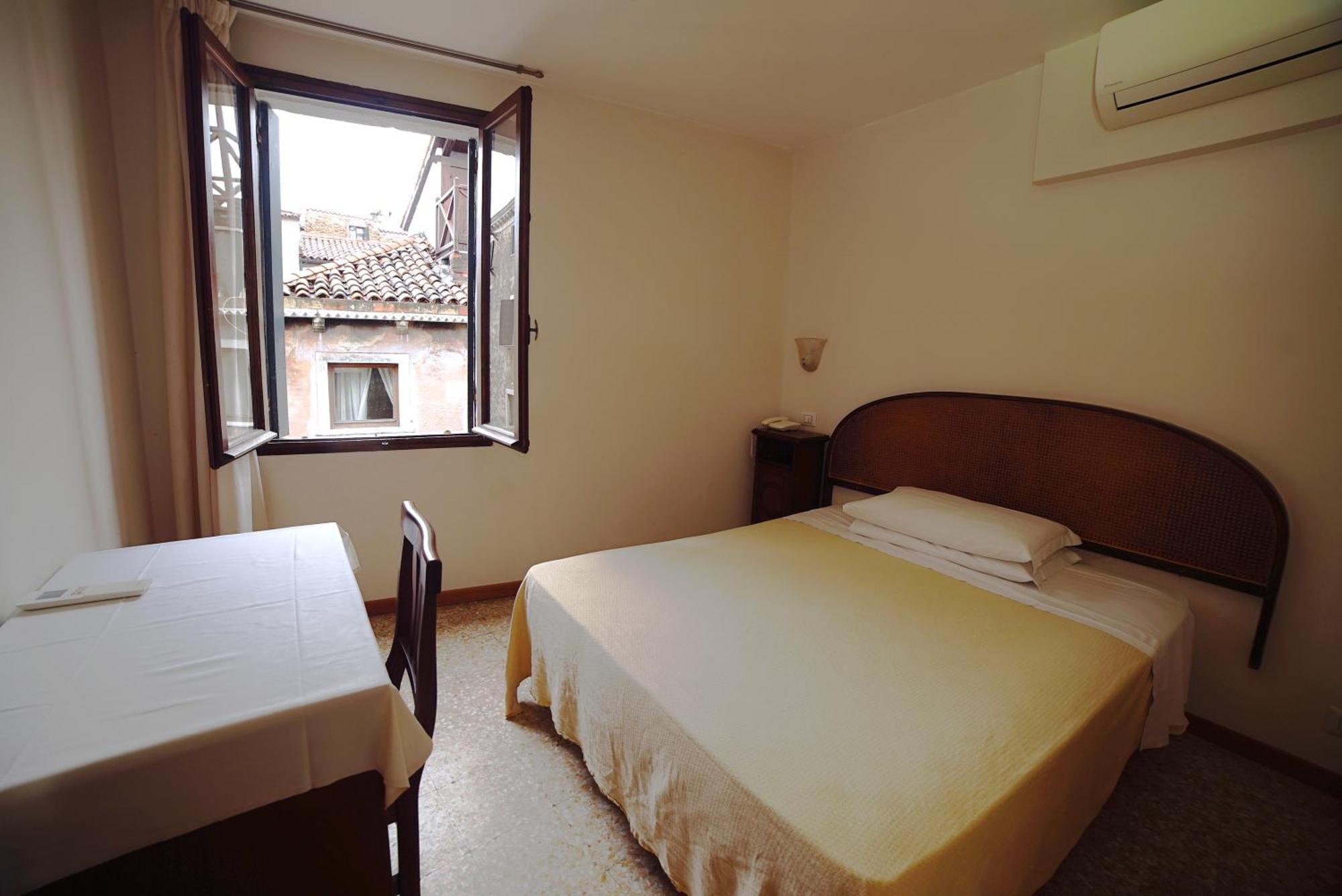 Small Double Room Private External Bathroom