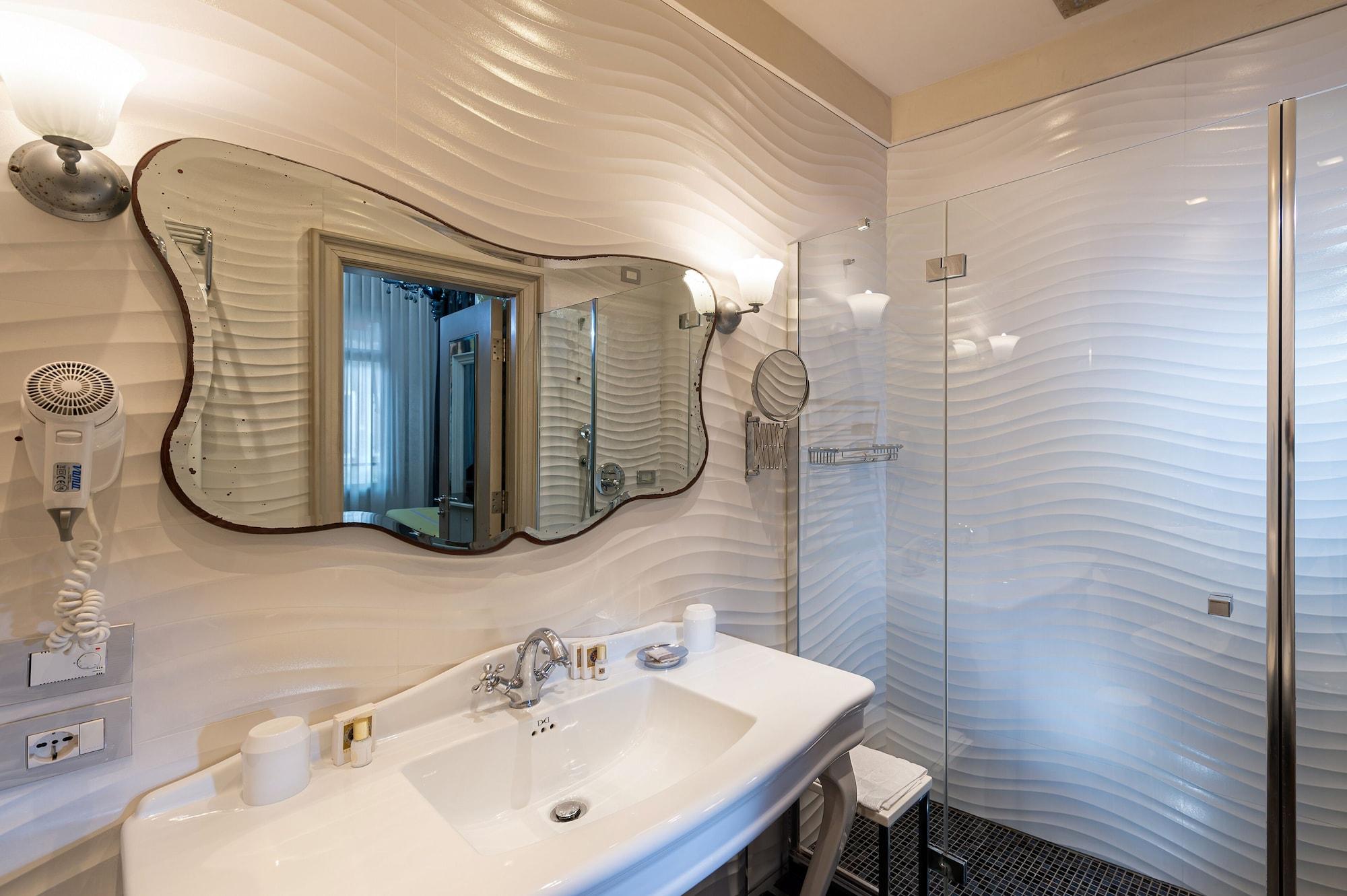 Suite Canal View