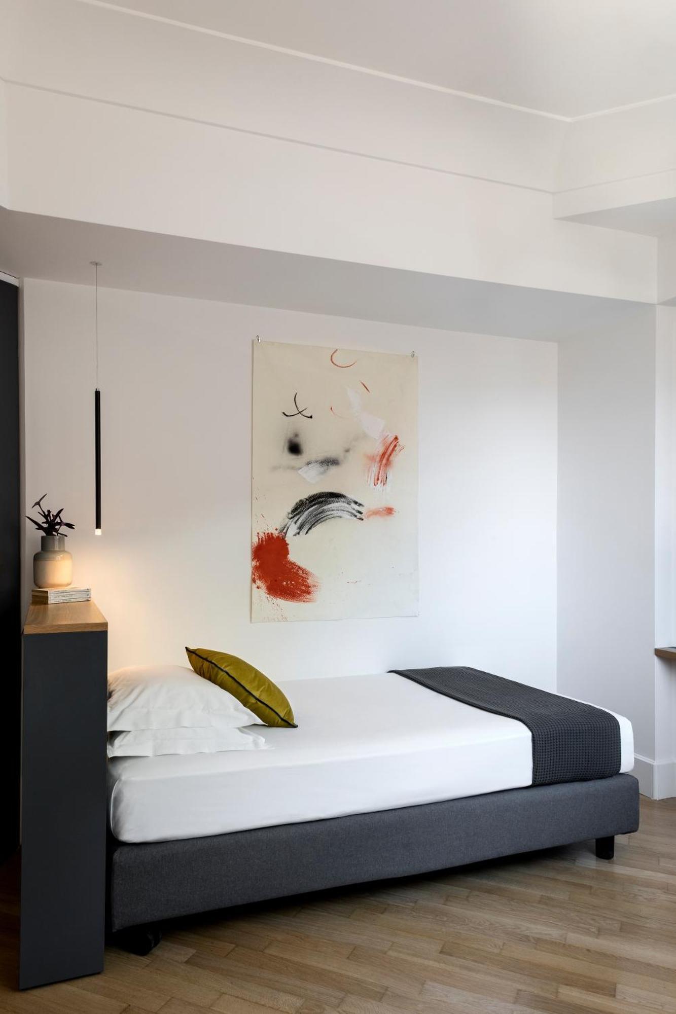 Classic Single Room French Bed