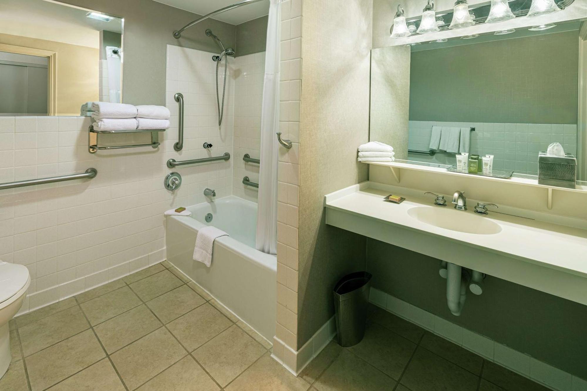 Double Room with Two Double Beds - Disability/Hearing Accessible