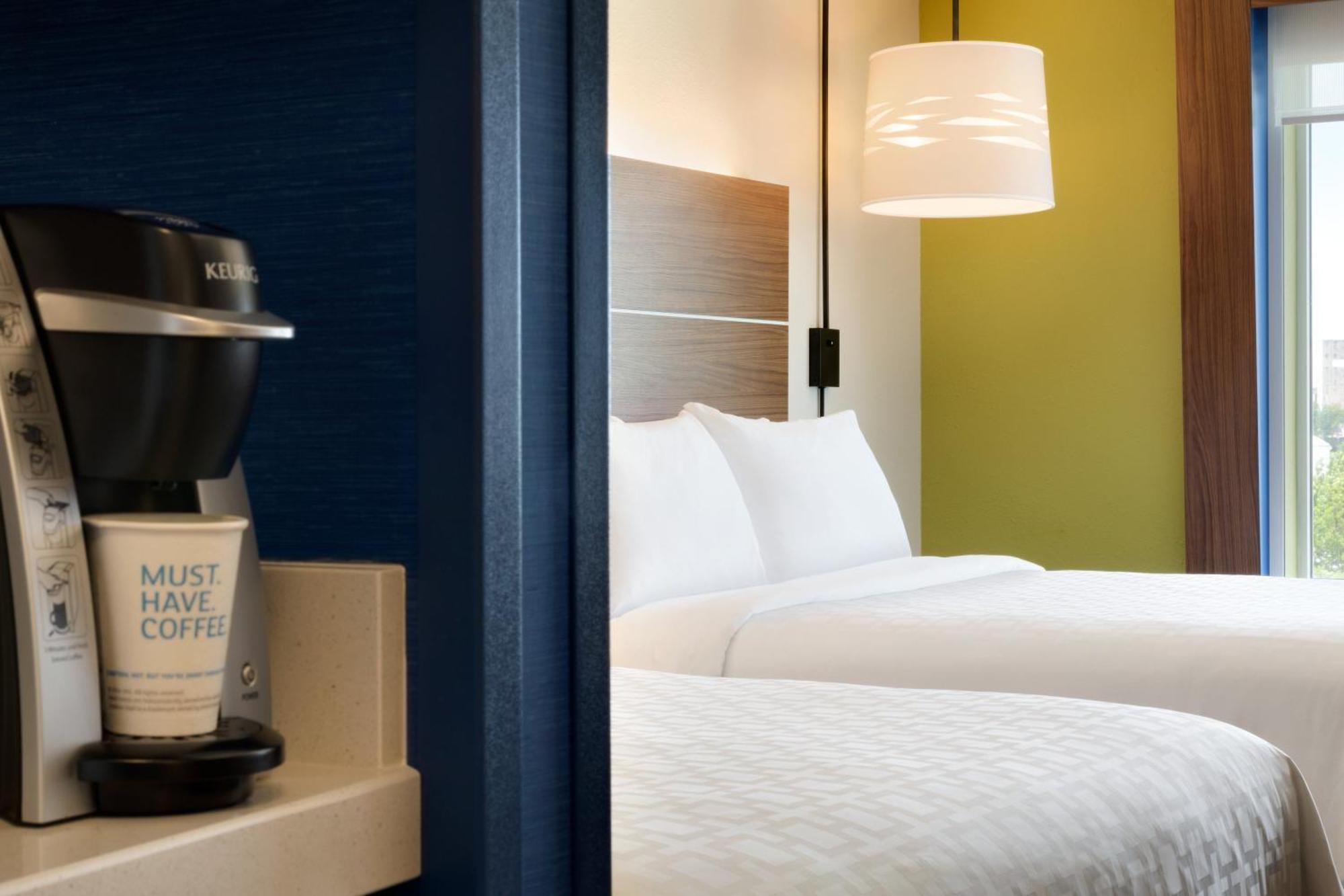 Queen Suite Two Queen Beds Communications Accessible