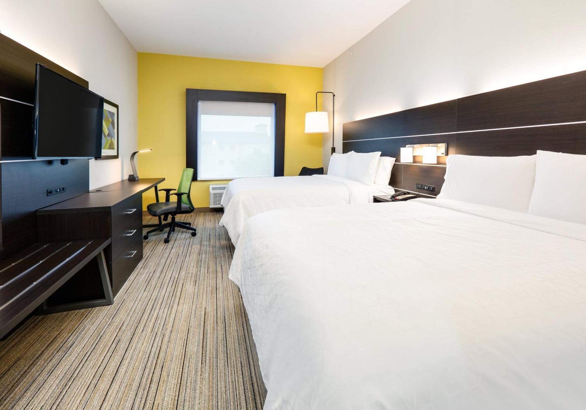 Standard Queen Room Two Queen Beds