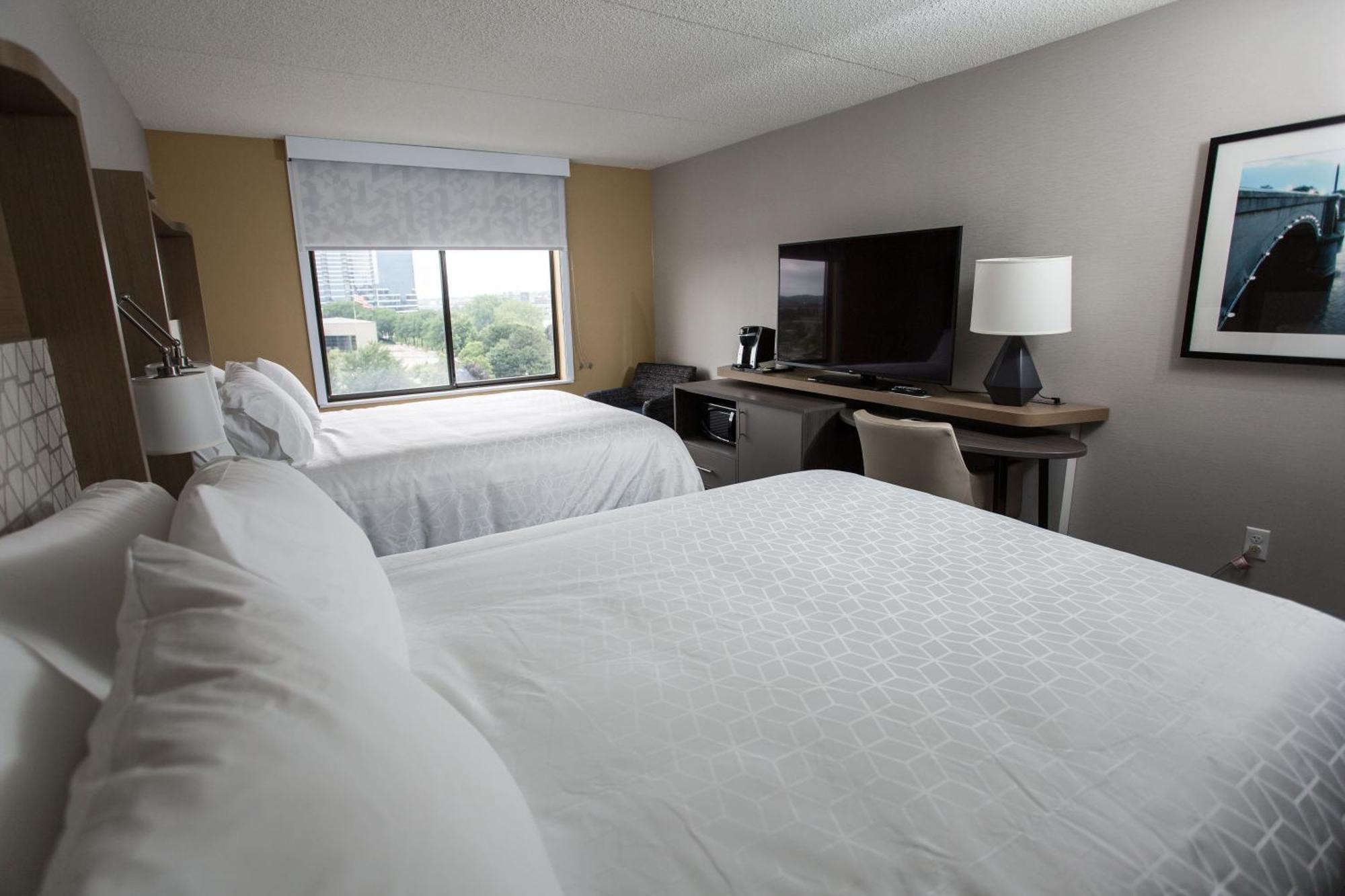 2 Queen Standard Room City View
