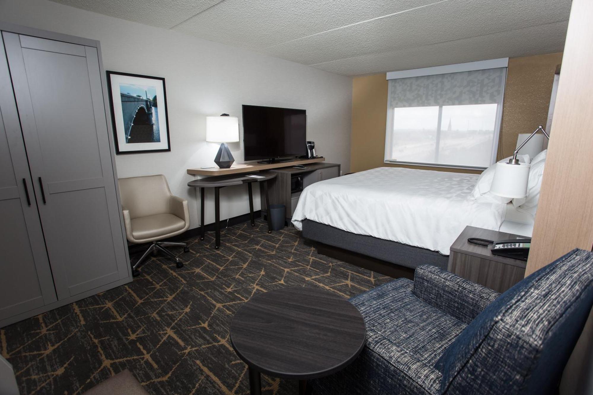 Standard King Room Communications Accessible