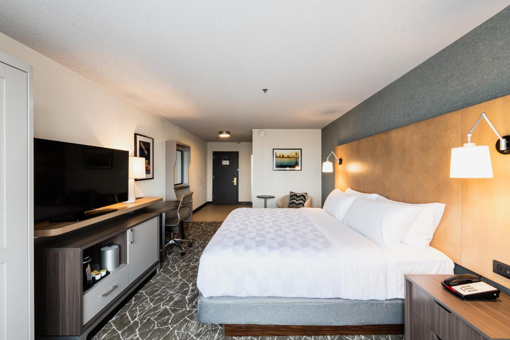 Standard King Room