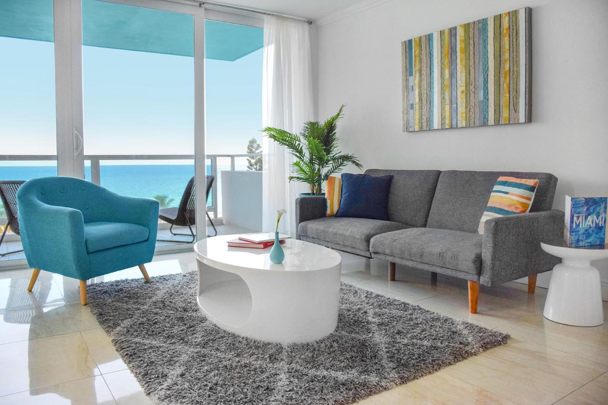Deluxe Oceanview Suite 2 Bedroom & 2 Bath Kitchen