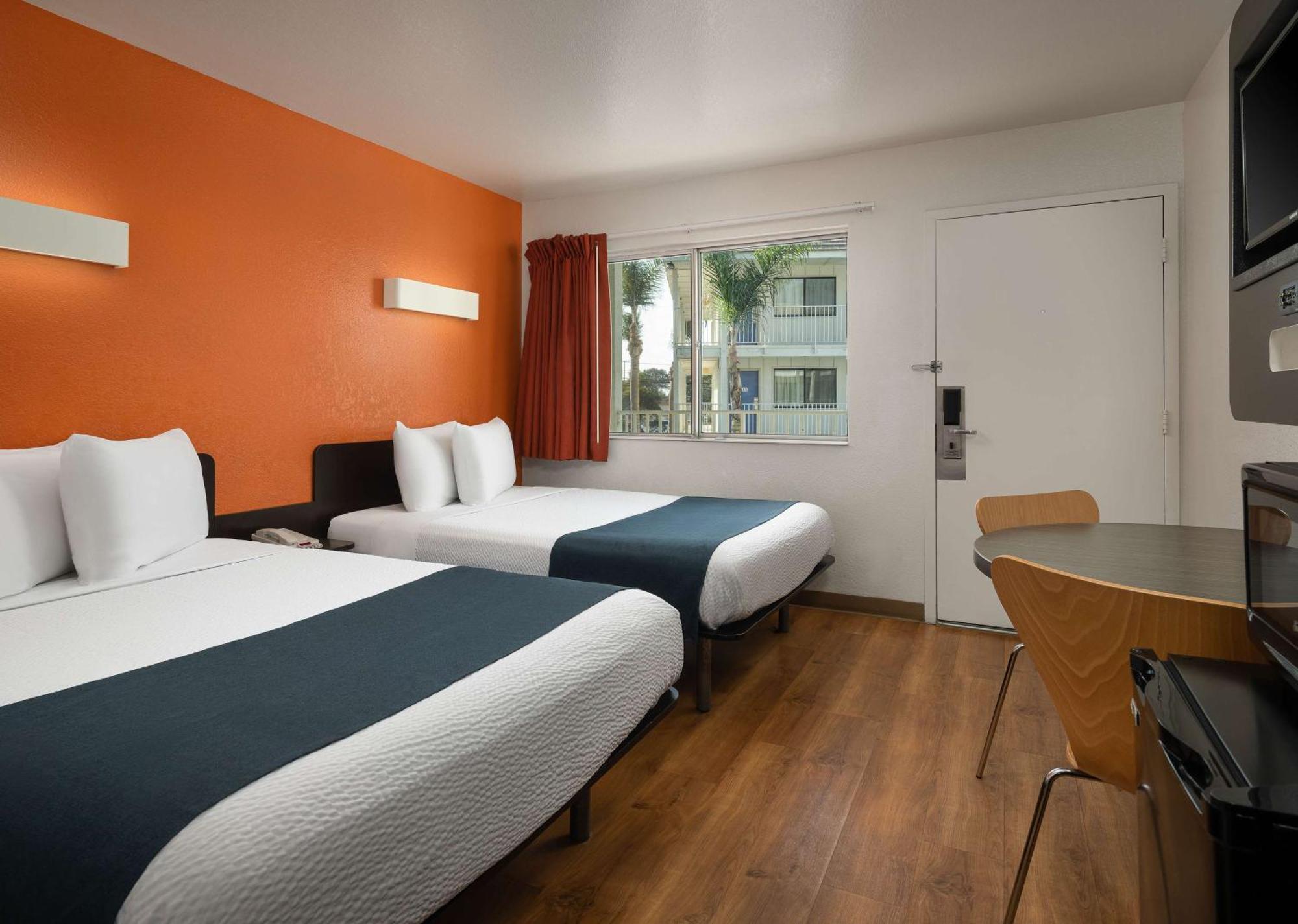 Double Room Two Beds Micro Fridge