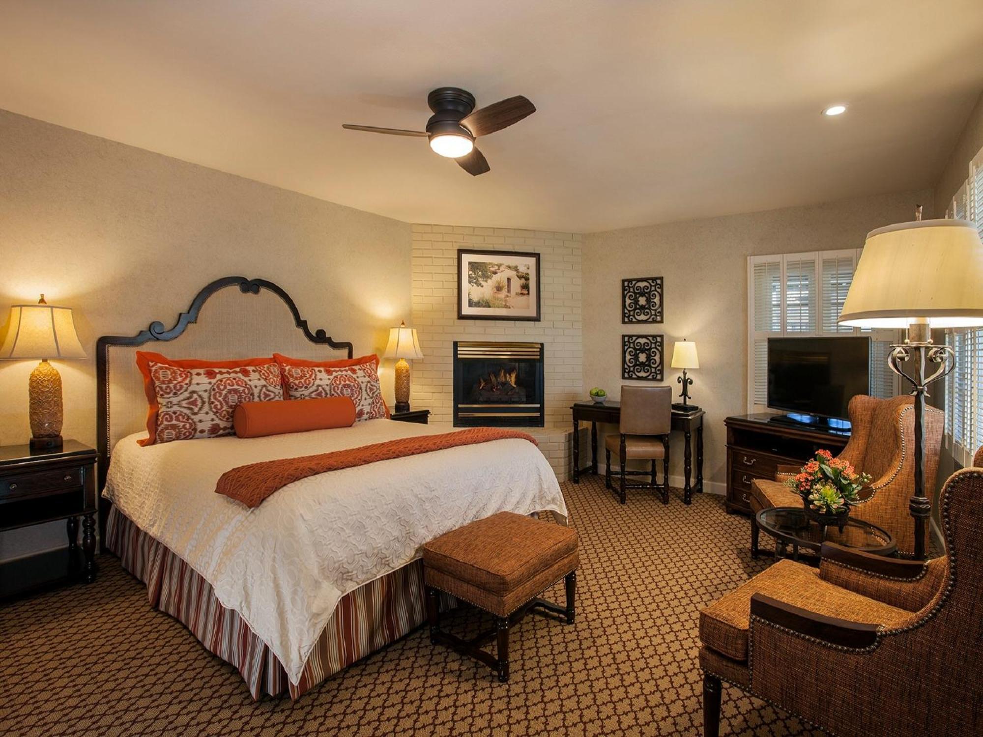 Deluxe King Room