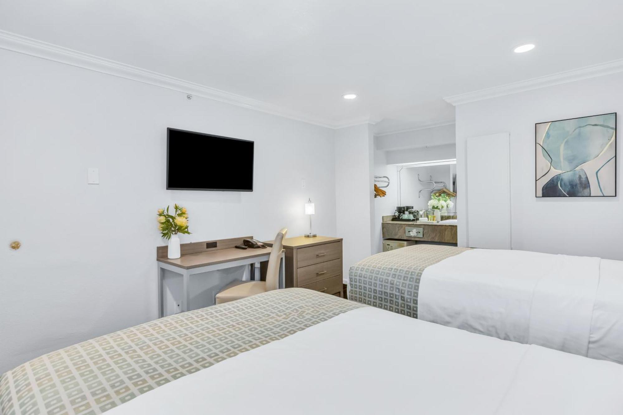 Two Double Beds Non-Smoking