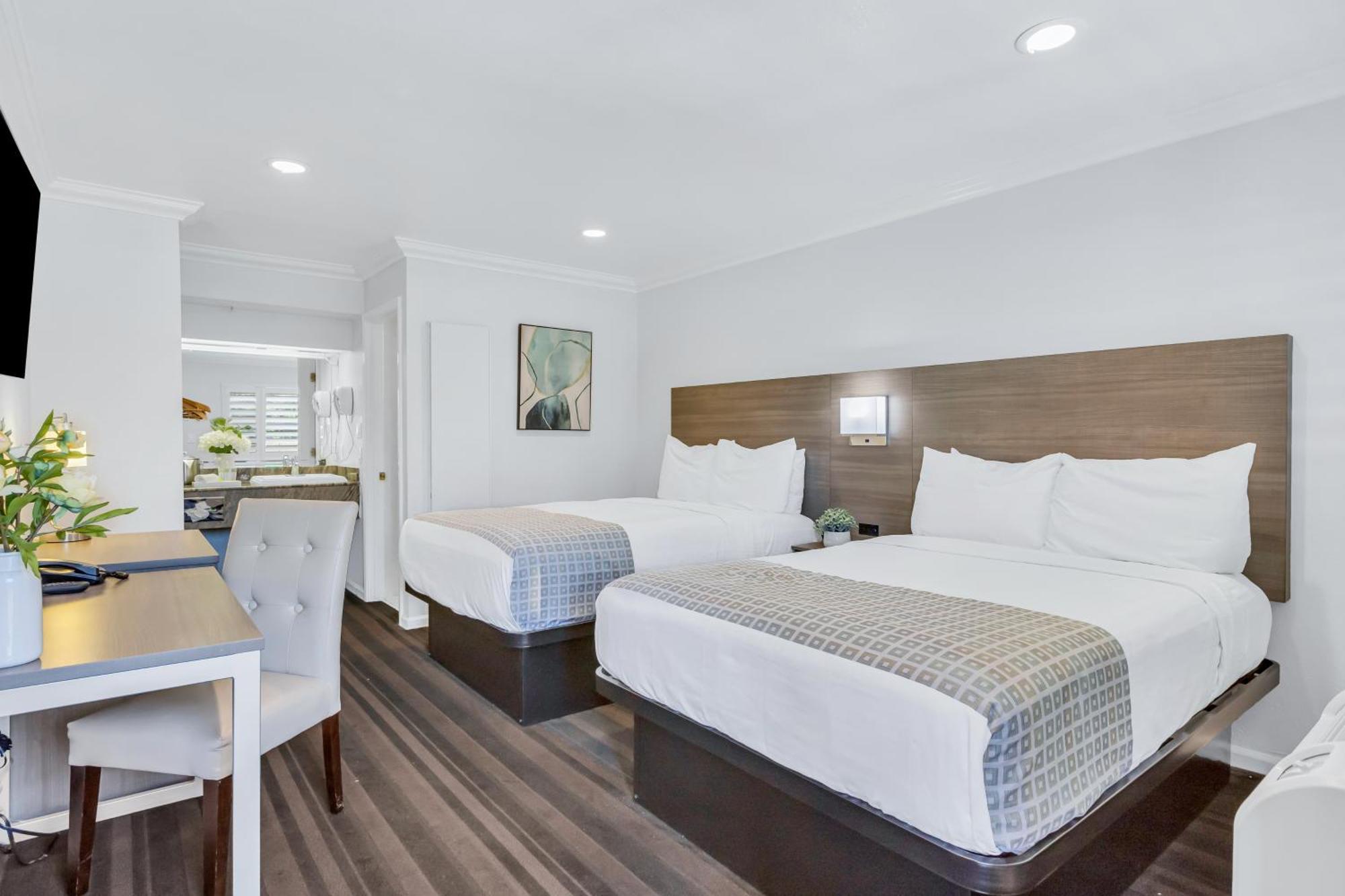 Two Double Beds Non-Smoking