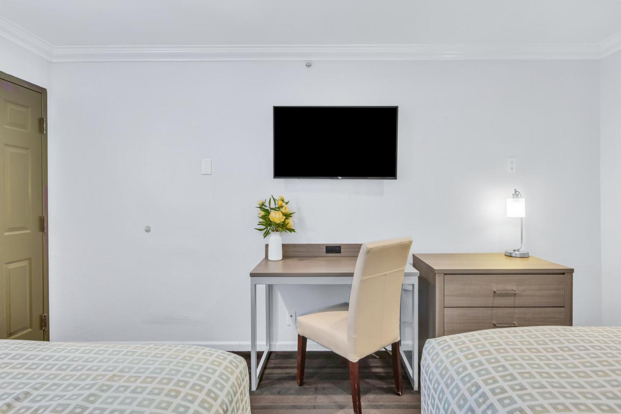 Two Double Beds Non-Smoking