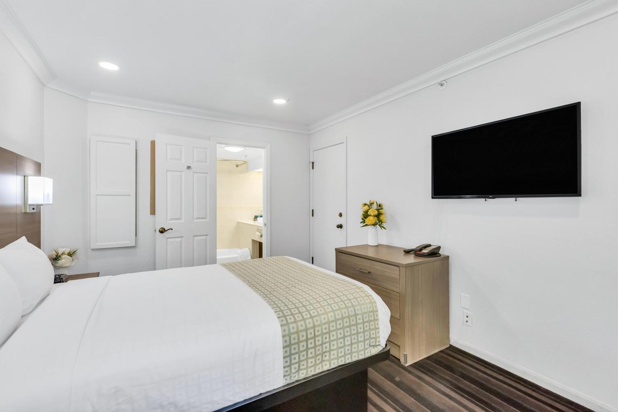 Double Bed Non-Smoking