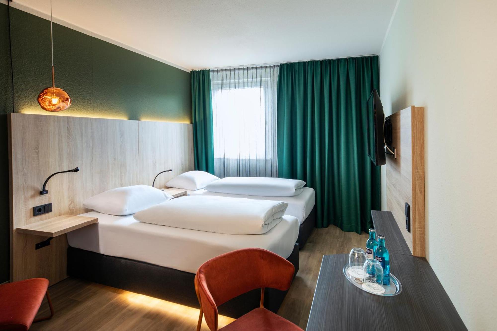 Double Room,1439623072:JPEG