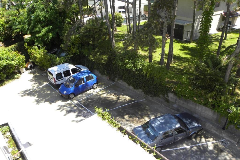 Single Room Balcony,14691239:JPEG