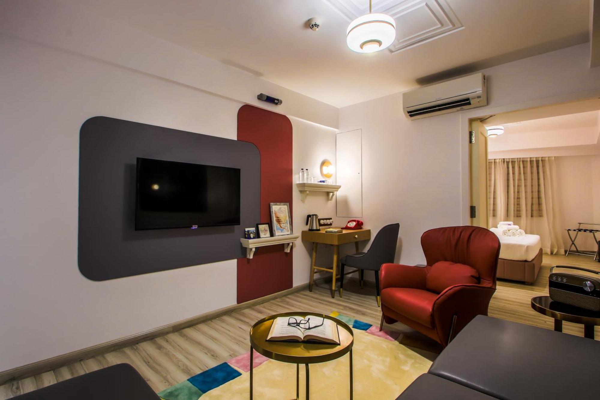 Family Room on Food & Beverage