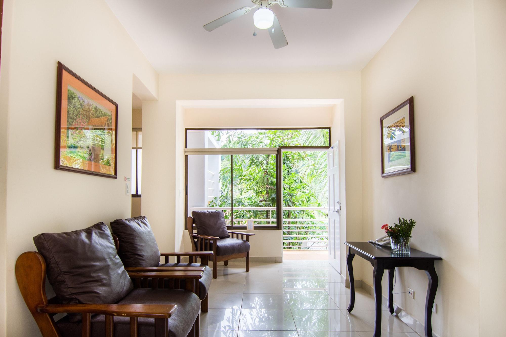 Apartment 12 Km from the Beach