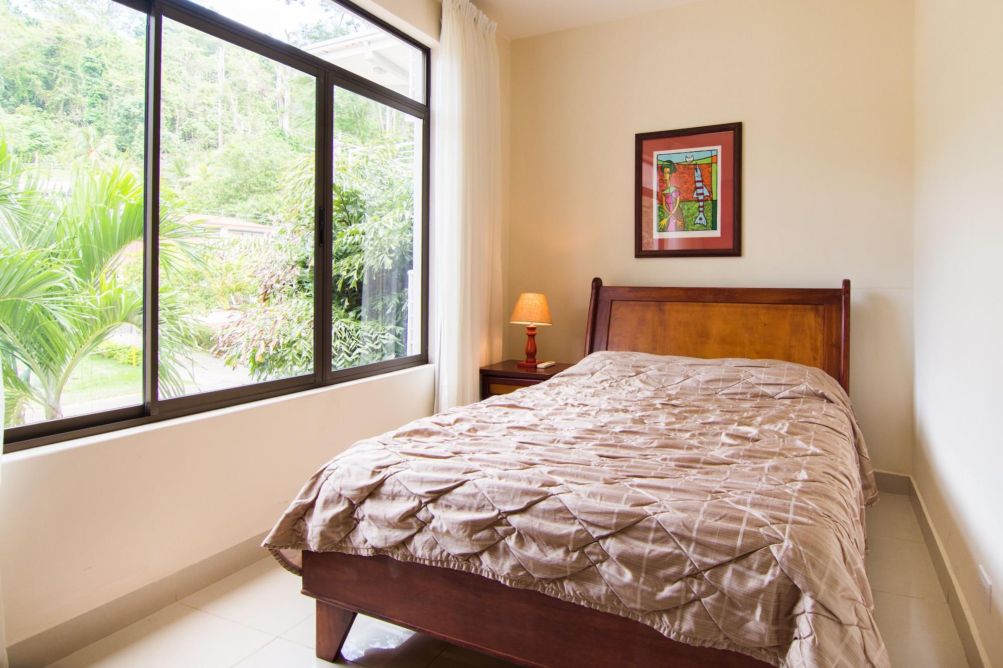 Apartment 12 Km from the beach