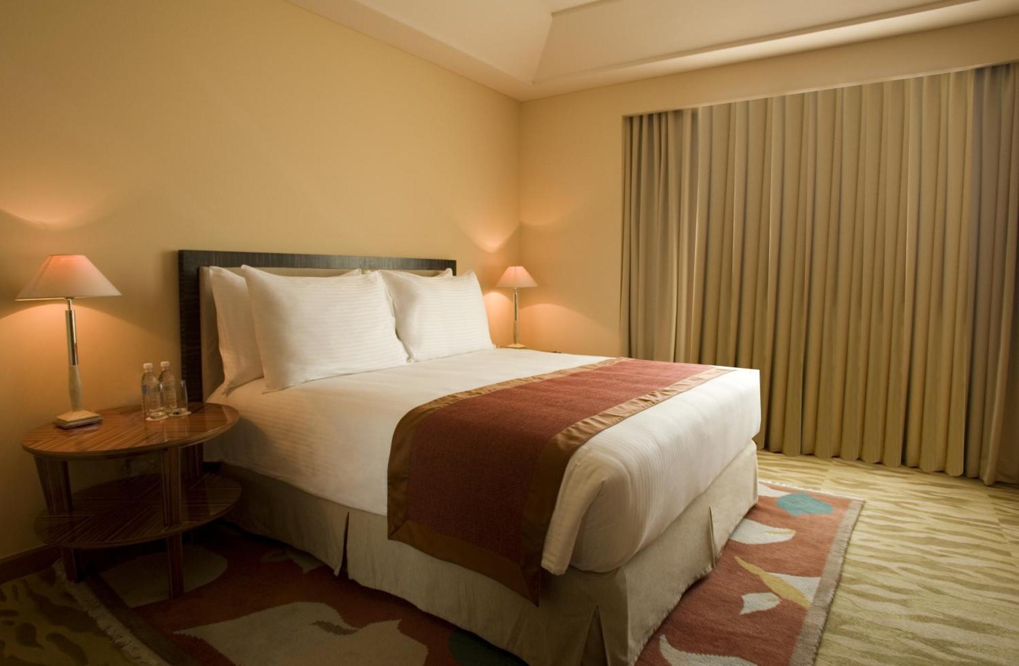 Executive Suite on session of 30 mins Spa on food & Soft beverage services on Laundry service Per per room Bucket of 04 Pint of Beers complimentary per during the,1441571170:JPEG