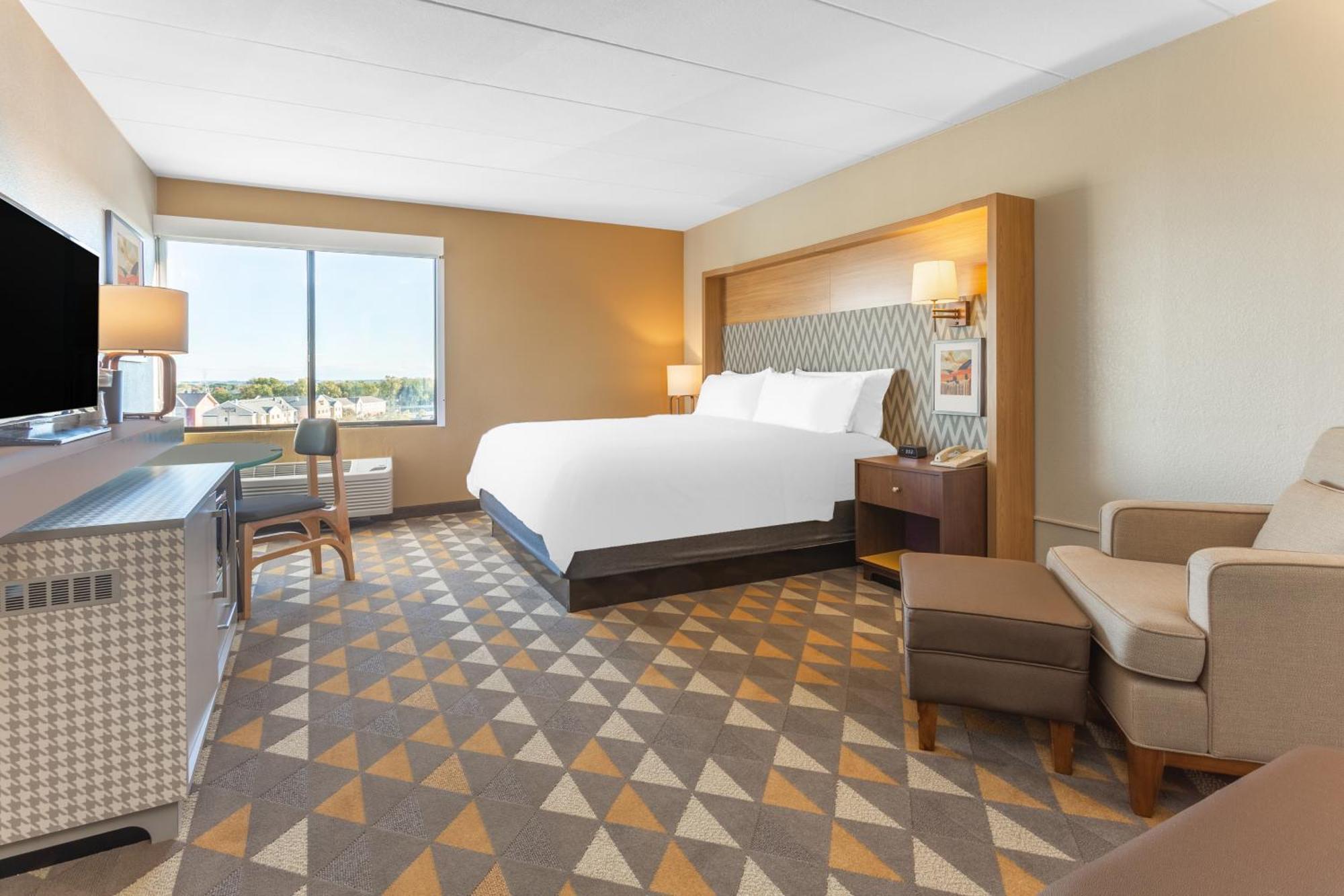 Standard King Room