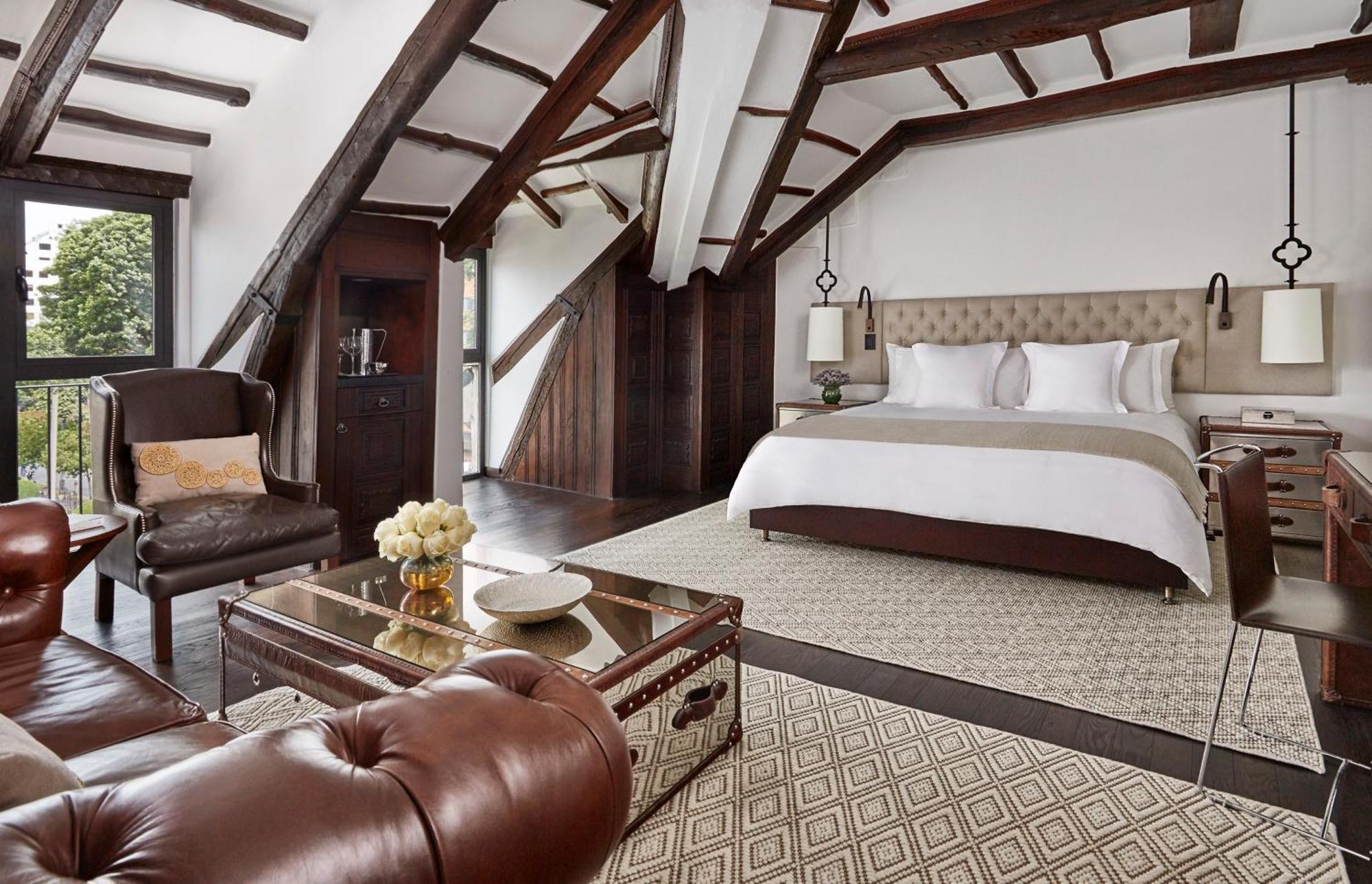 Grand Premier Room