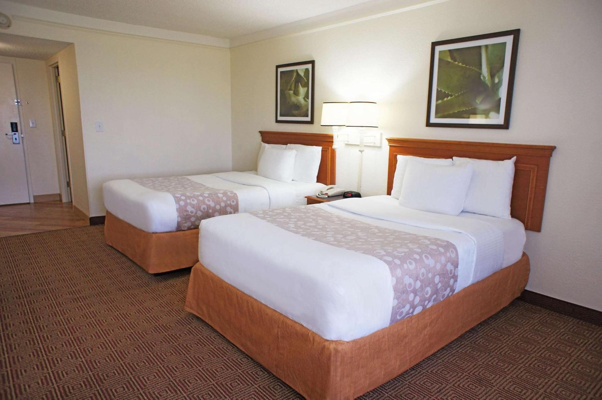 Double Room Bathtub Grab Bars Mobility Access or Non-Smoking