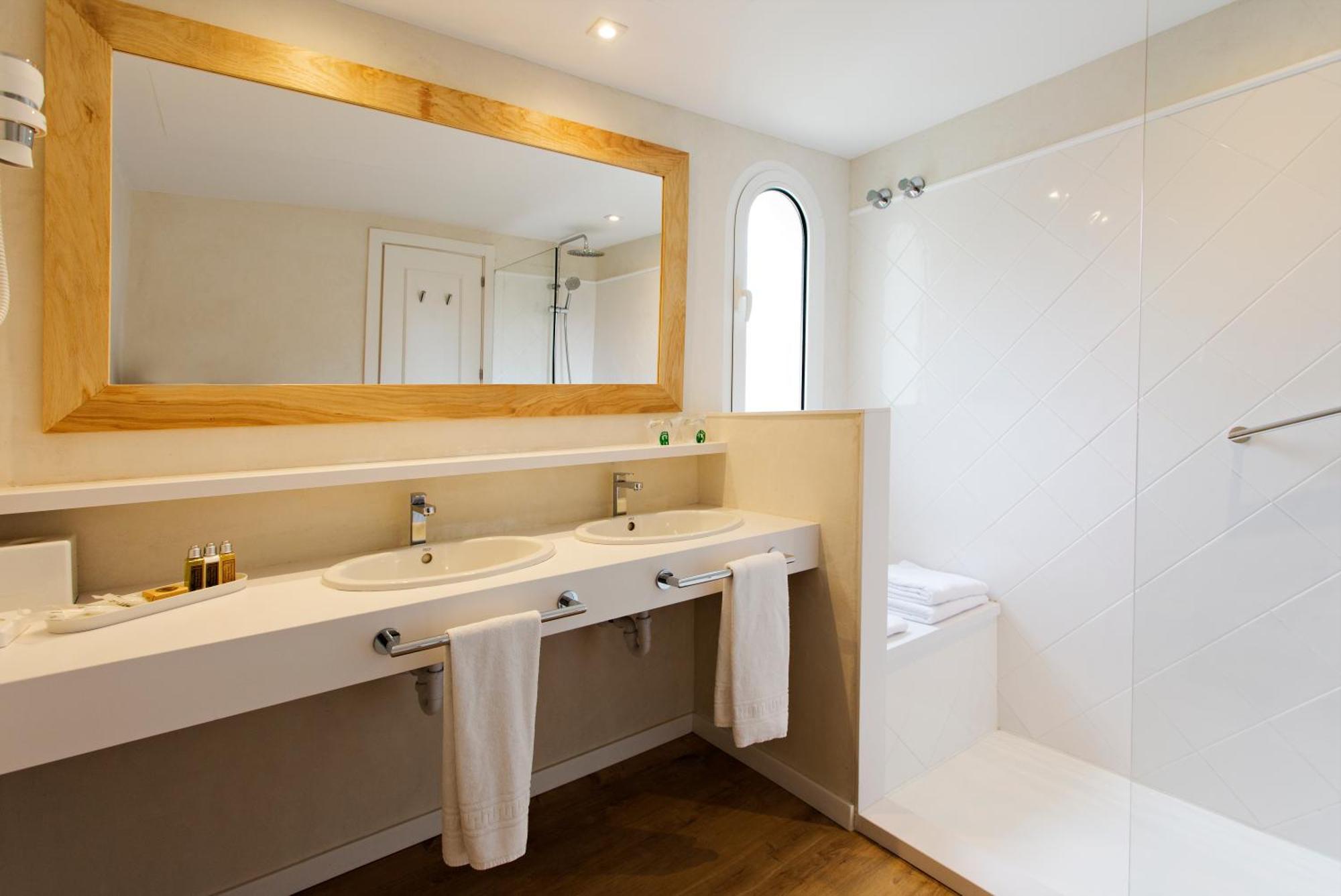 Double or Twin Room Terrace Garden View
