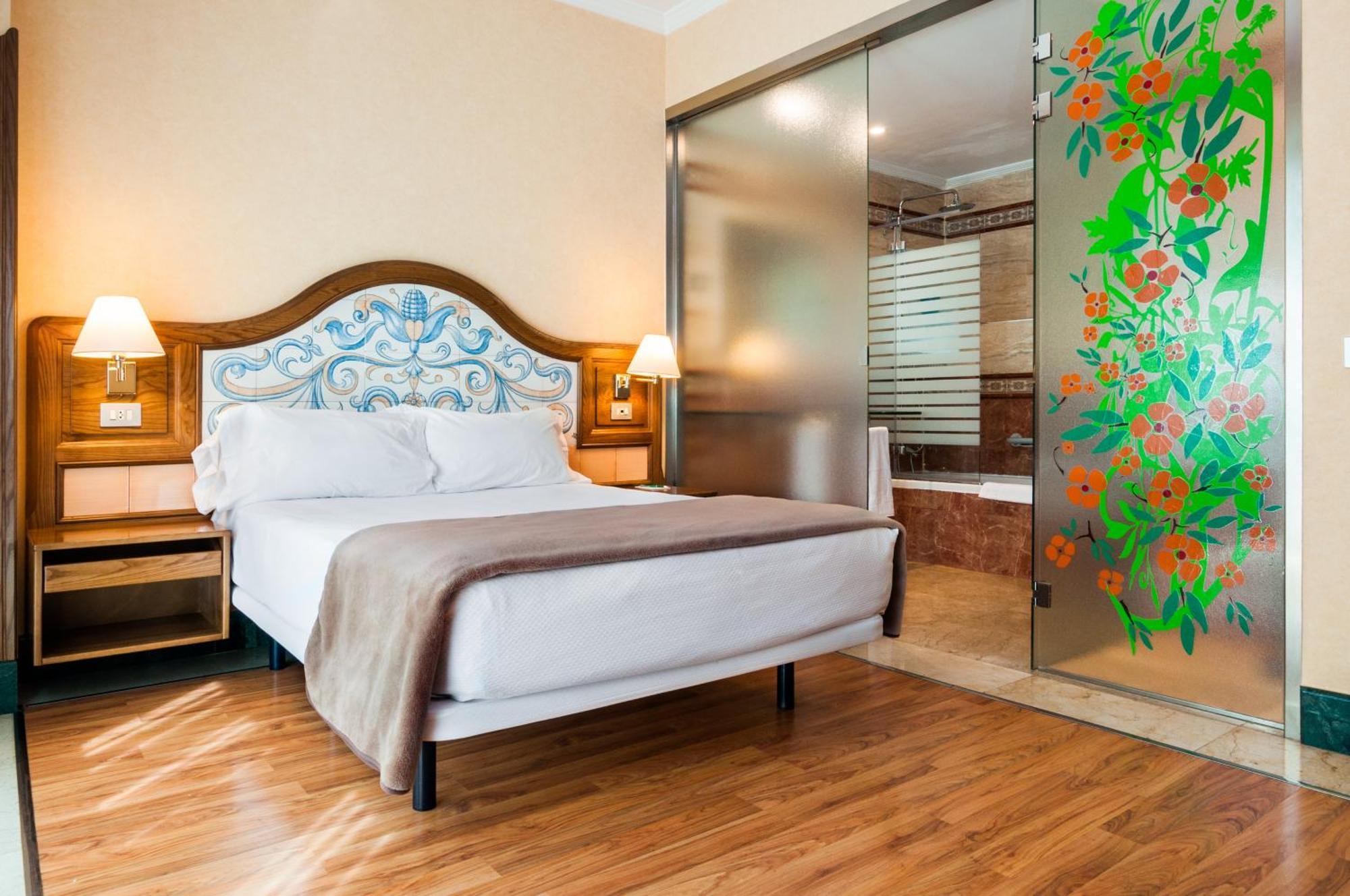 Quarto com Cama de Casal ou 2 de Solteiro e Cama Extra