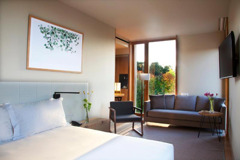 Premium Suite,1444009015:JPEG
