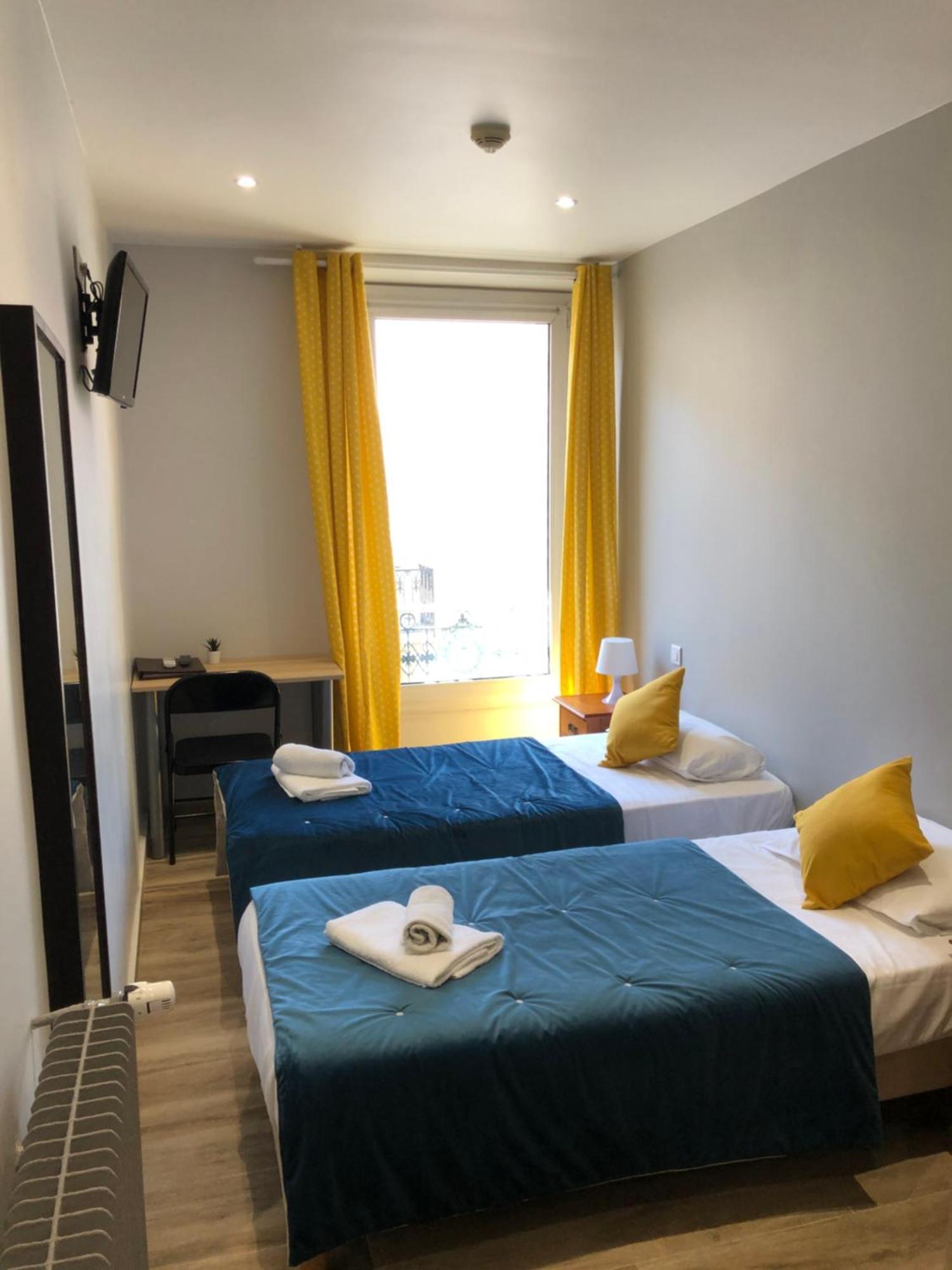 Twin Room,1444782691:JPEG