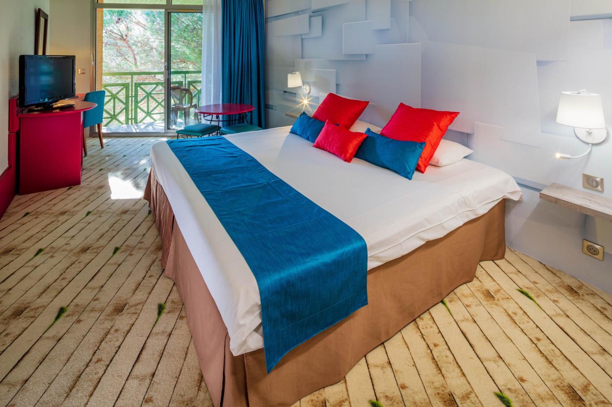 Double Room Pool View Spa Access