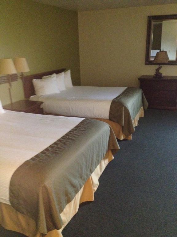 Queen Room Two Queen Beds Non-Smoking