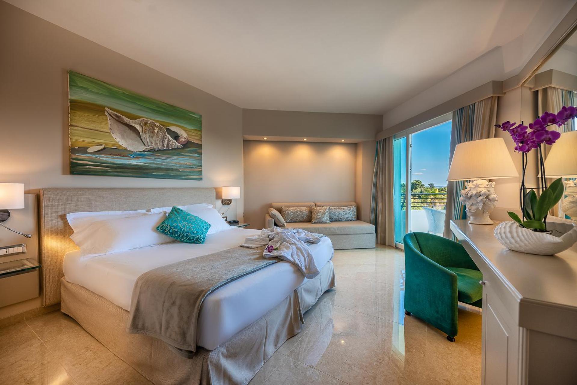 Deluxe Double or Twin Room