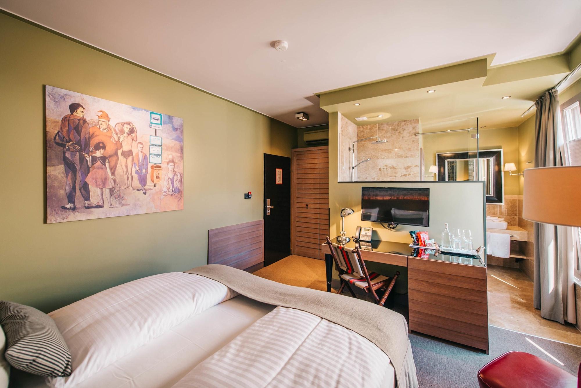 Deluxe Double or Twin Room