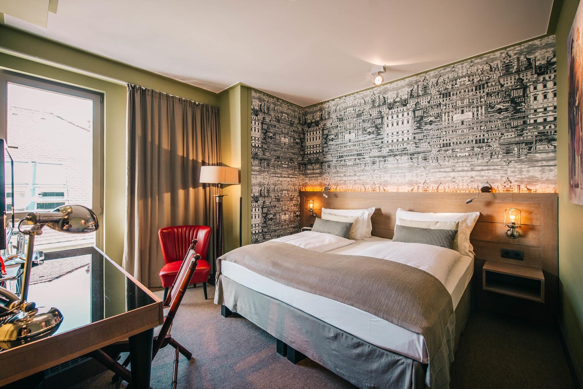 Deluxe Double or Twin Room