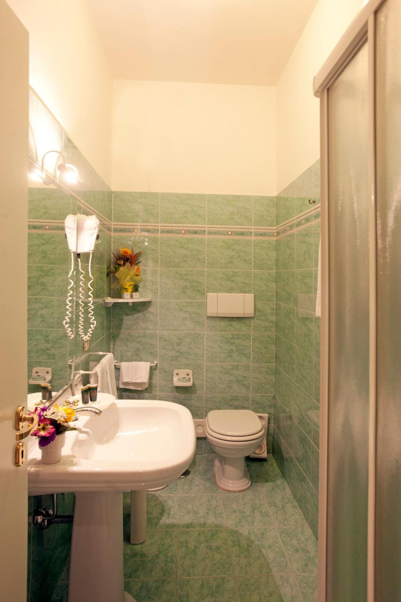 Single Room,1543748299:JPEG