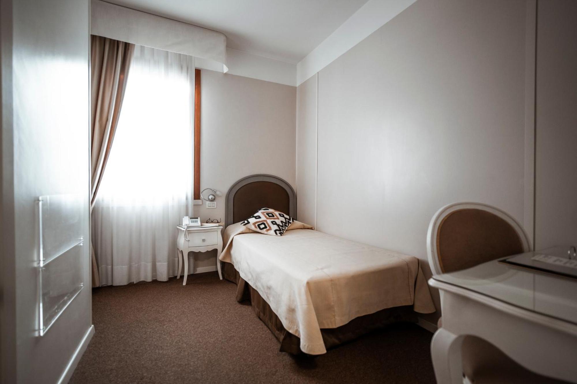 Classic Single Room