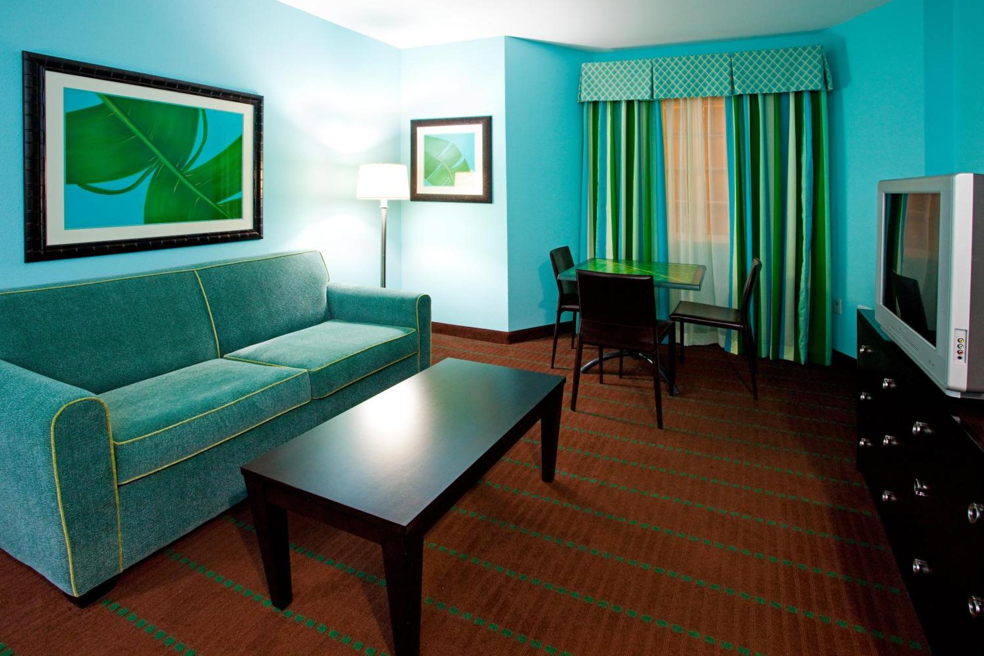 Queen Suite Two Queen Beds