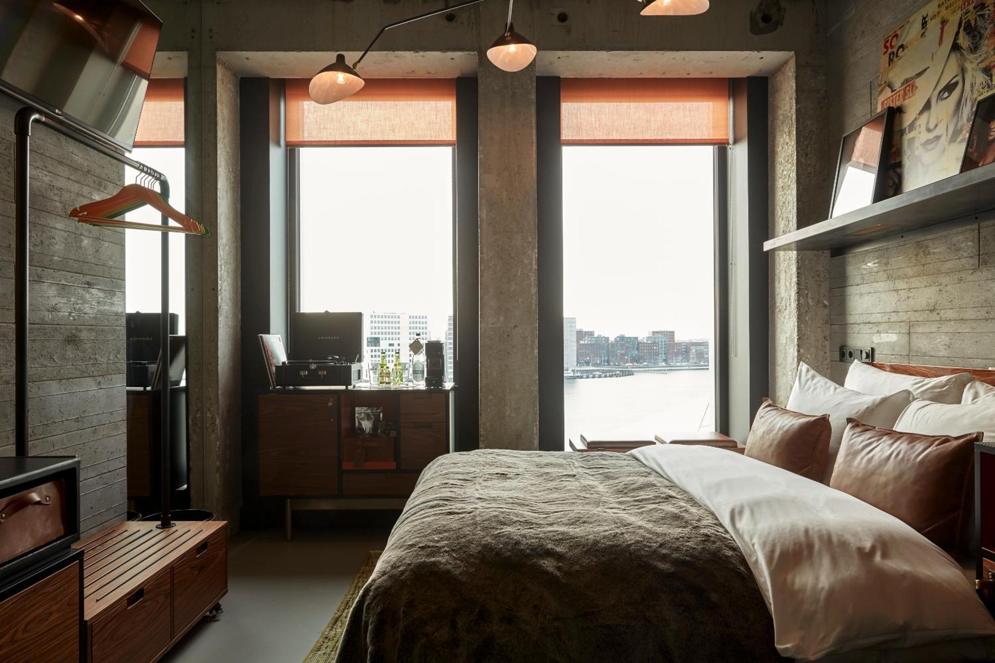 Deluxe Room City View