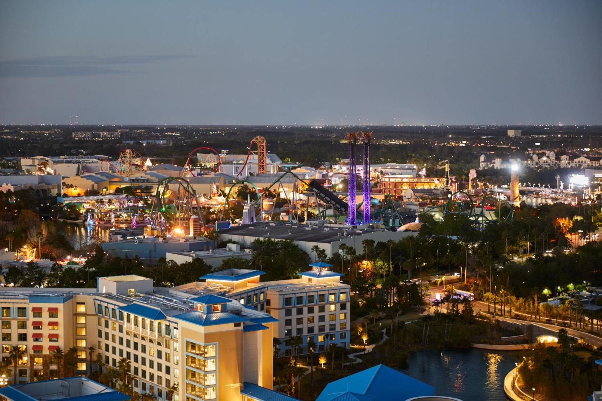 Deluxe King Room Includes Early Park Admission*,1448482645:JPEG