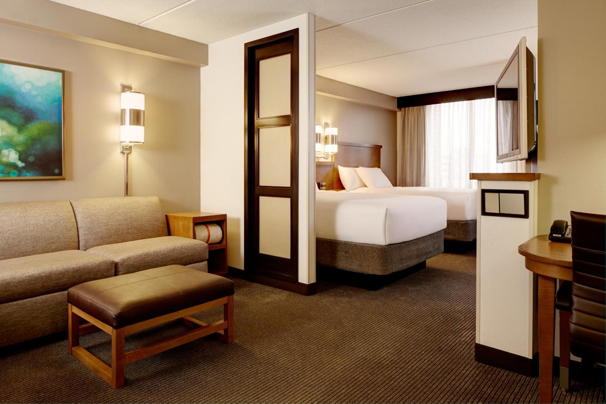 Queen Room Two Queen Beds Sofa Bed Accessible Tub,1448482168:JPEG