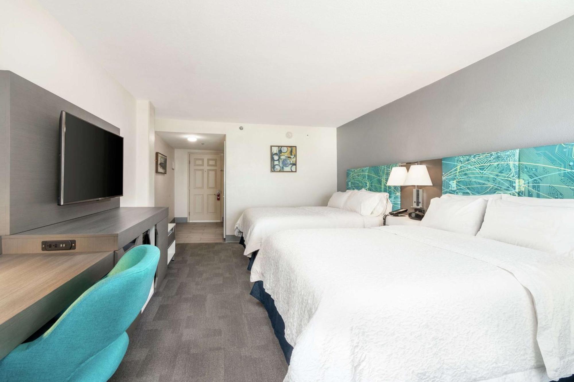 Oceanfront Queen Accessible with tub