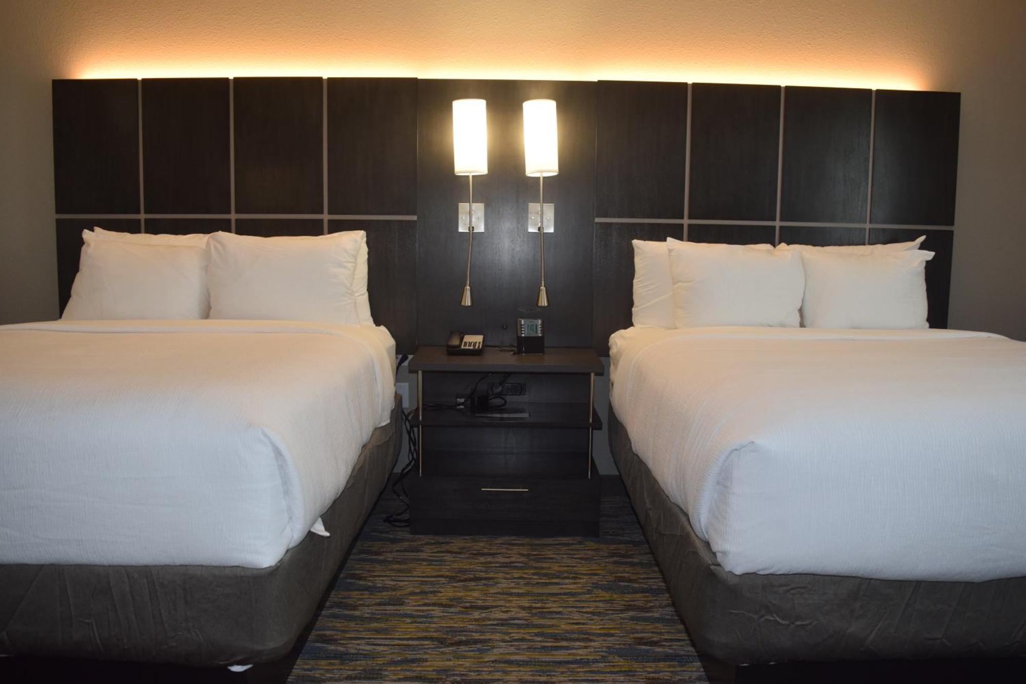 Studio Suite Two Queen Beds