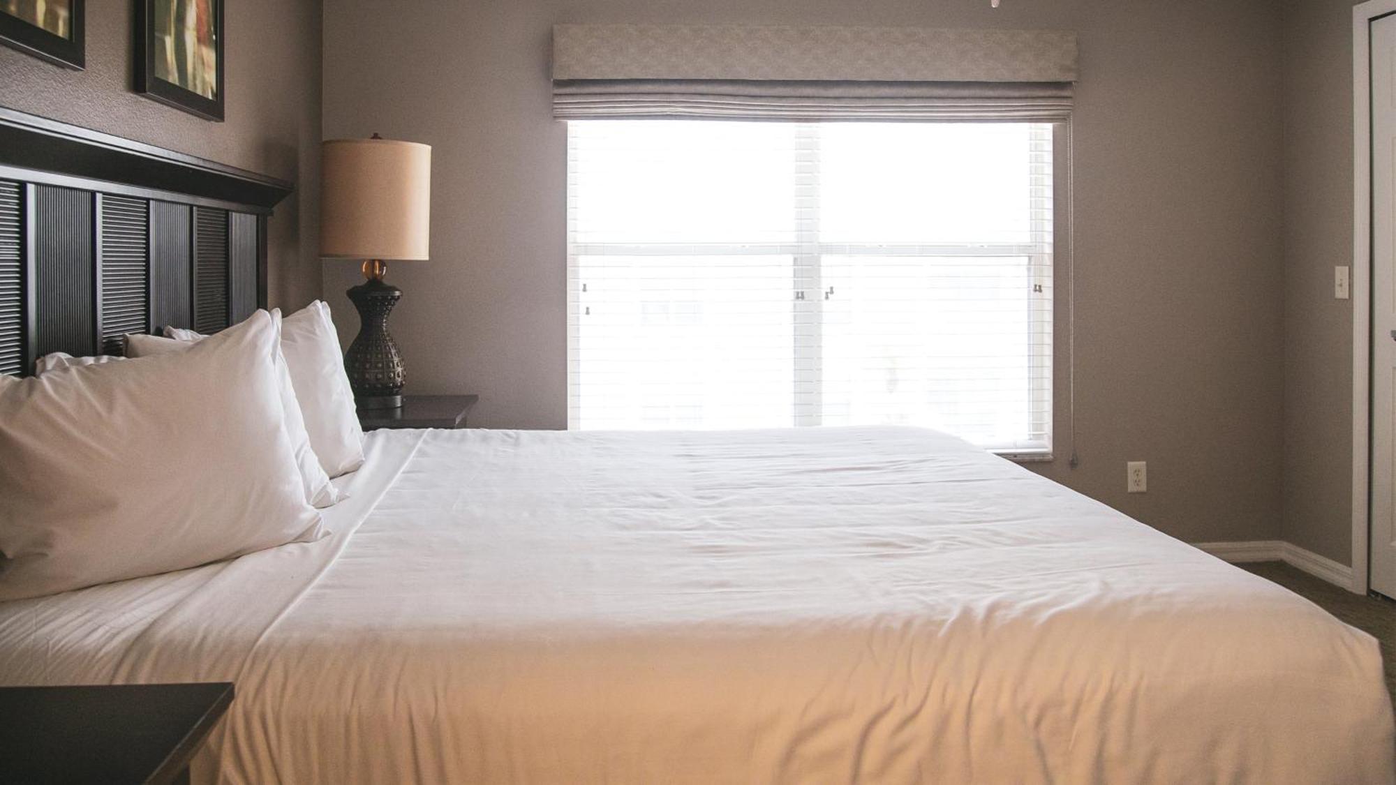 Two-Bedroom Villa One King Bed One Queen Bed