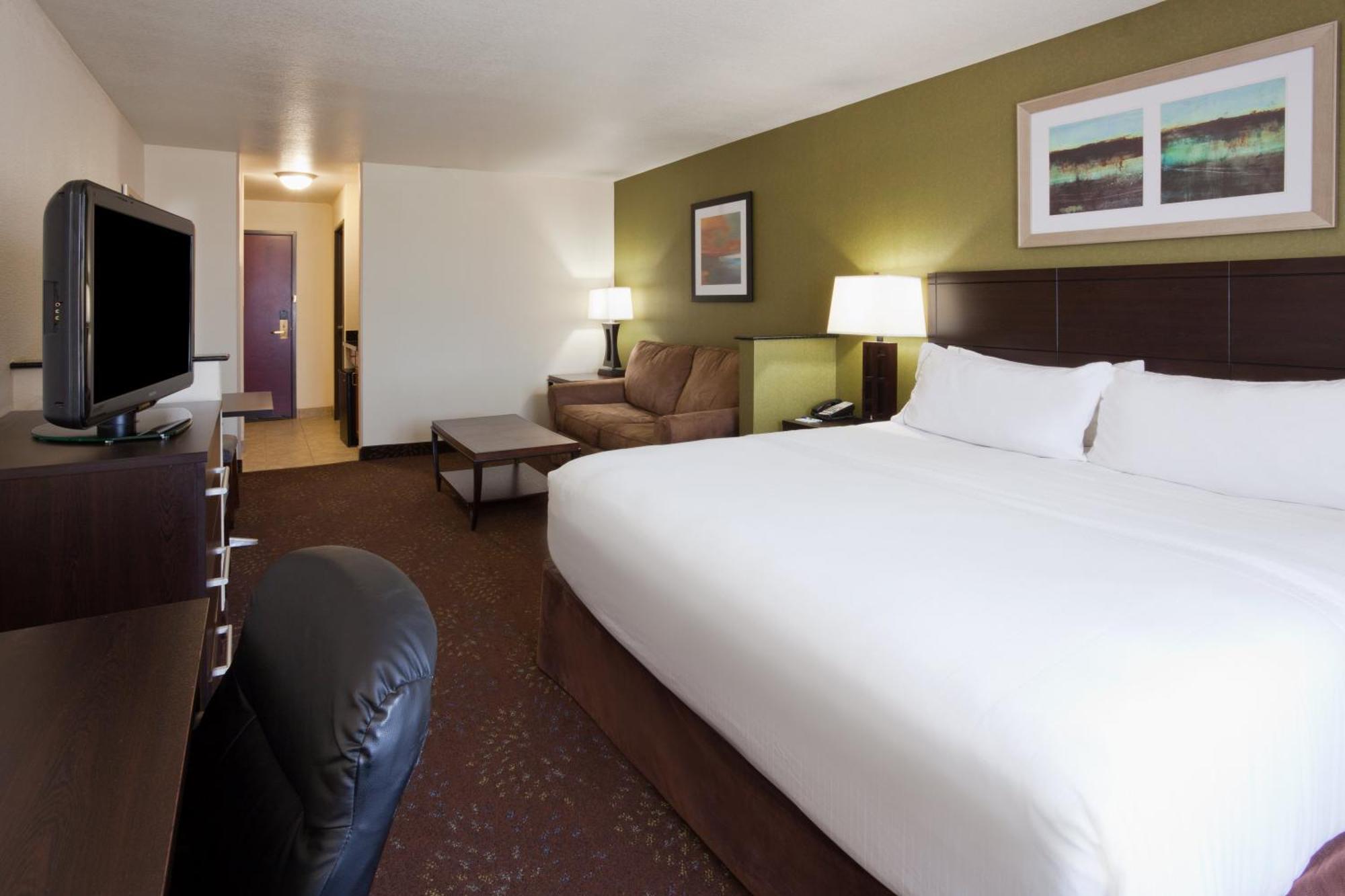 King Suite Additional Living Area