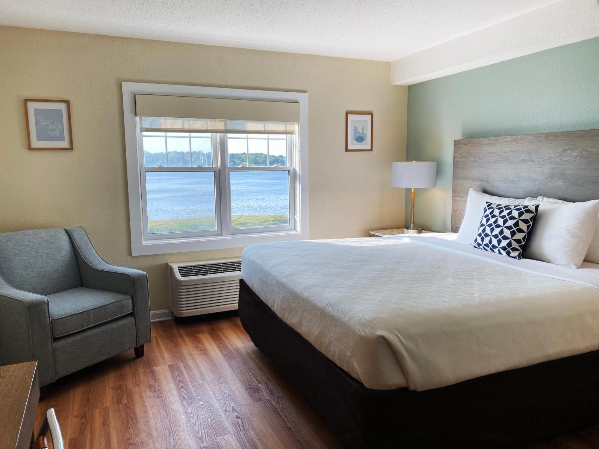 Double King Suite Suites Building