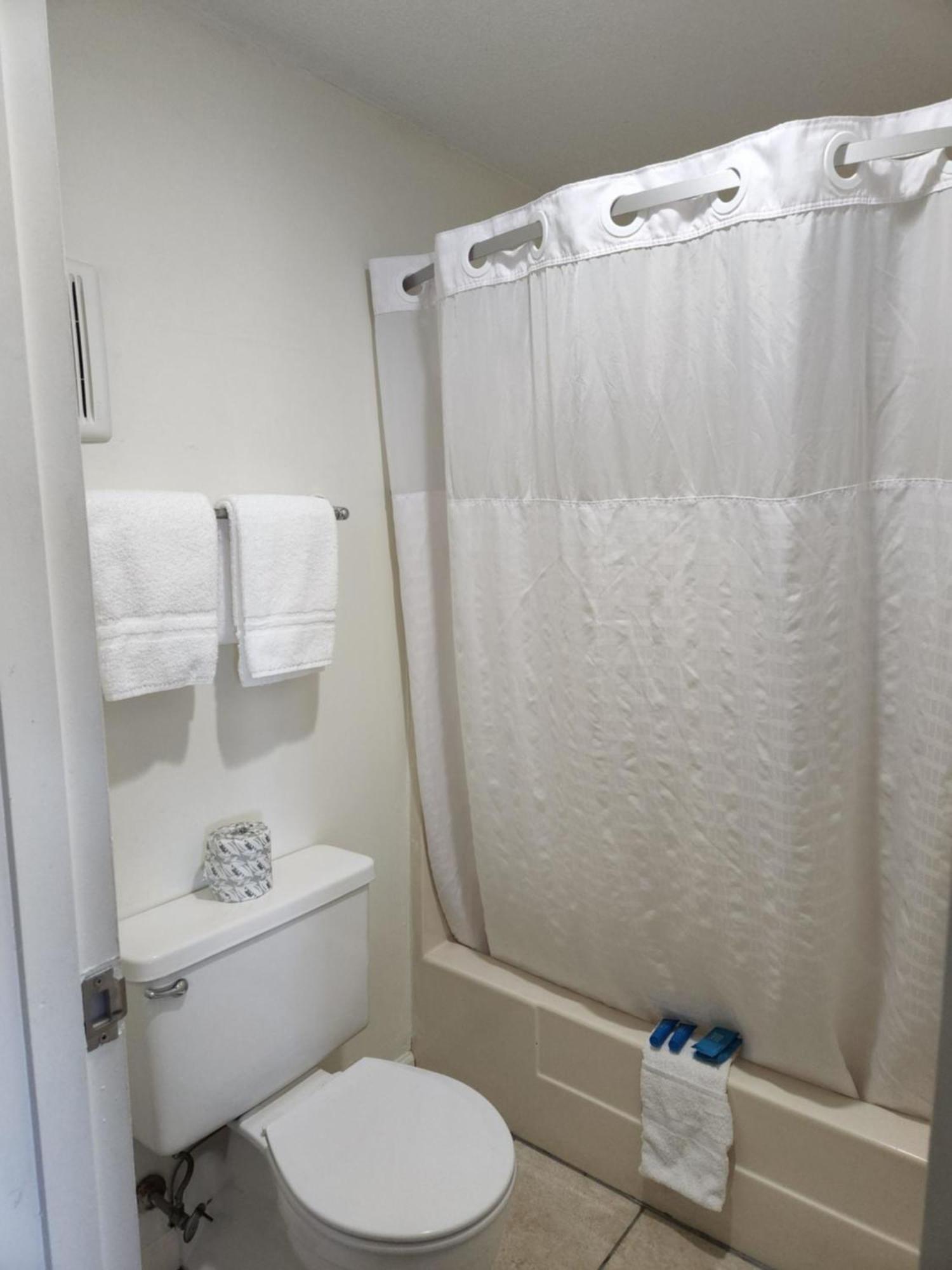 Quadruple Room Private Bathroom