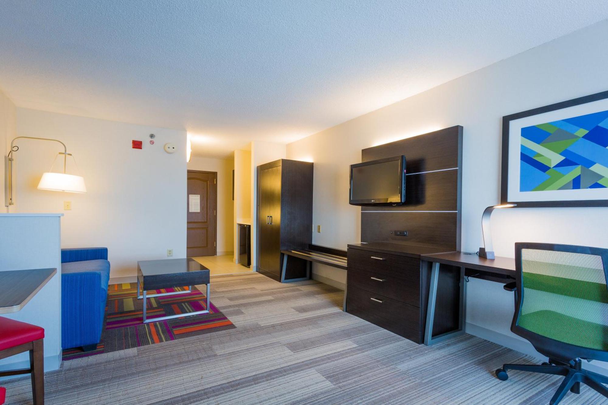 One-Bedroom King Suite