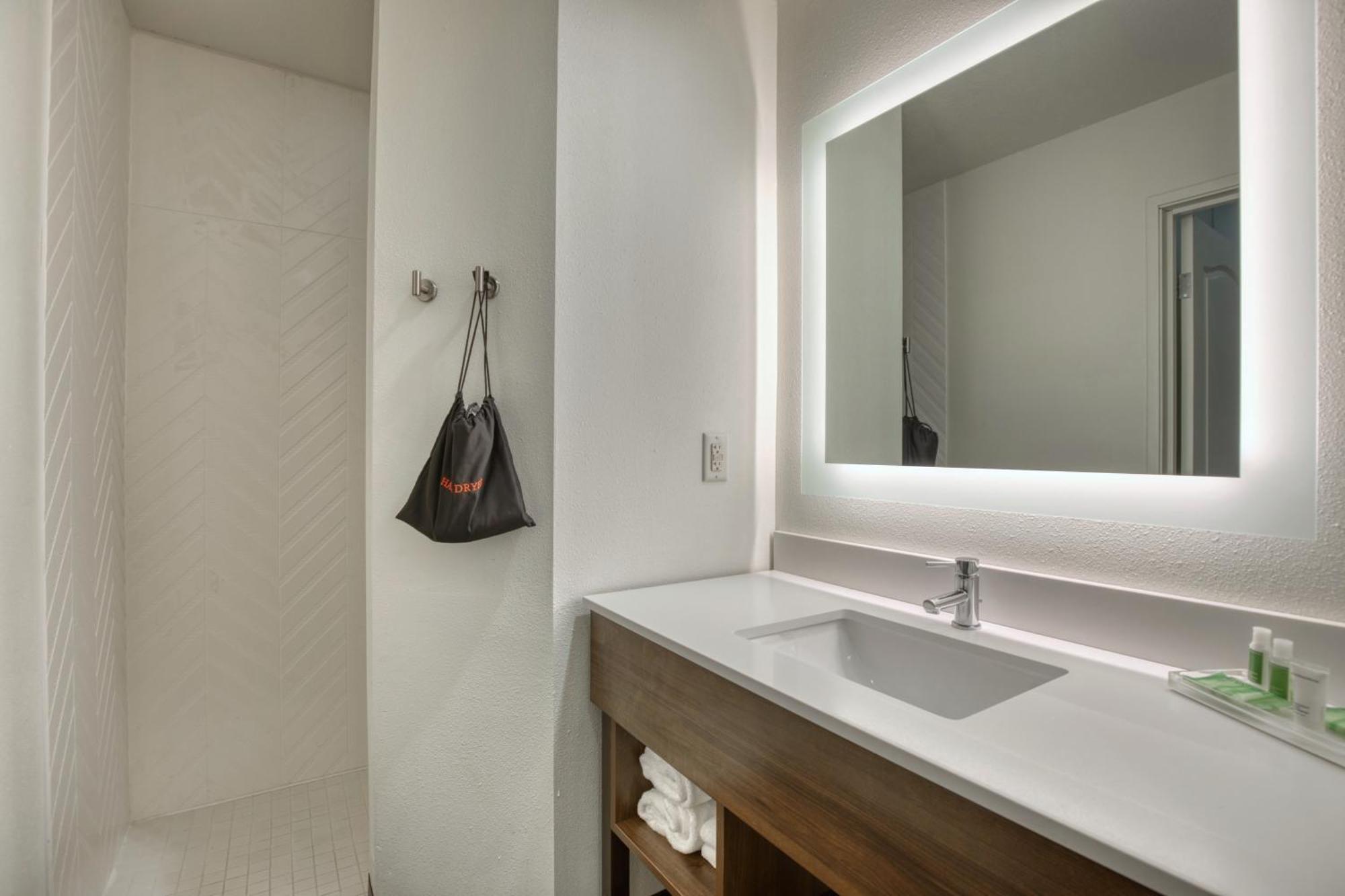 Queen Suite Two Queen Beds